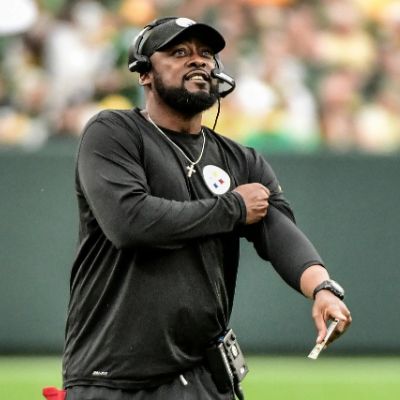 Kiya's husband, Mike Tomlin, during his work.